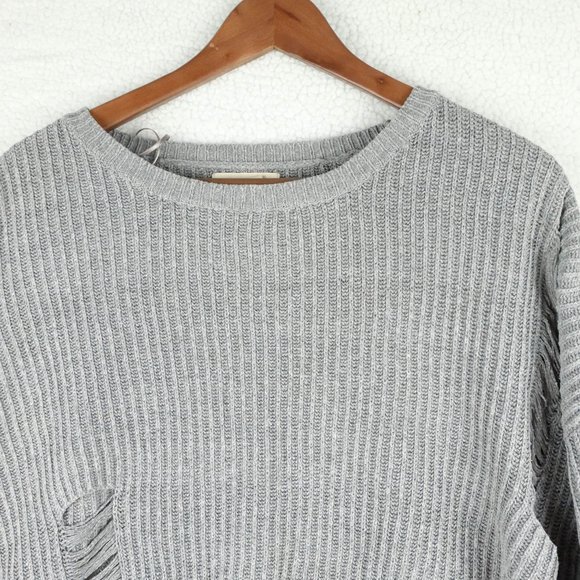 If It Were Me Sweater Womens Medium Gray Distressed Cropped Oversized Outdoor - Picture 2 of 9
